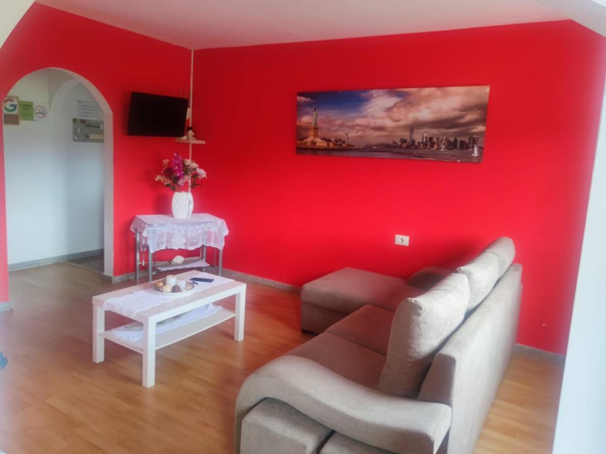 Apartamentos Turisticos Lemos O Pedrouzo Ngoại thất bức ảnh